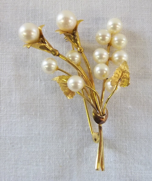 14ct gold and cultured pearl brooch