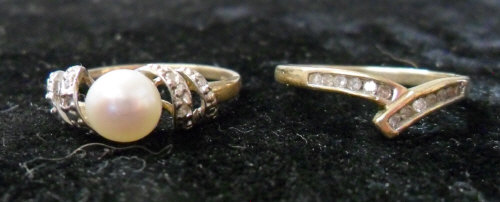 9ct gold pearl and diamond ring & 9ct gold diamond crossover ring, size L