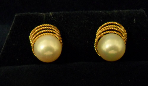 18ct gold pearl earrings