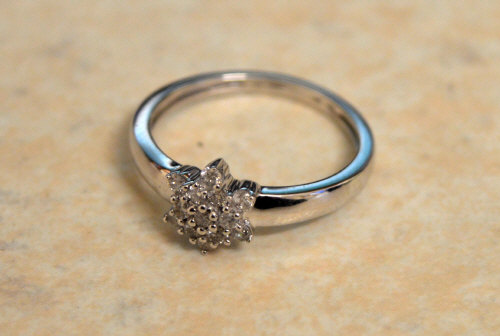 10ct white gold diamond ring, size L
