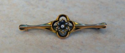 9ct gold seed pearl brooch