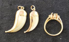 18ct gold ring with dia chips missing central stone (3.4g) & 2 claw pendants with 9ct gold mounts