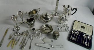 Assorted S.P inc toast rack and set of spoons