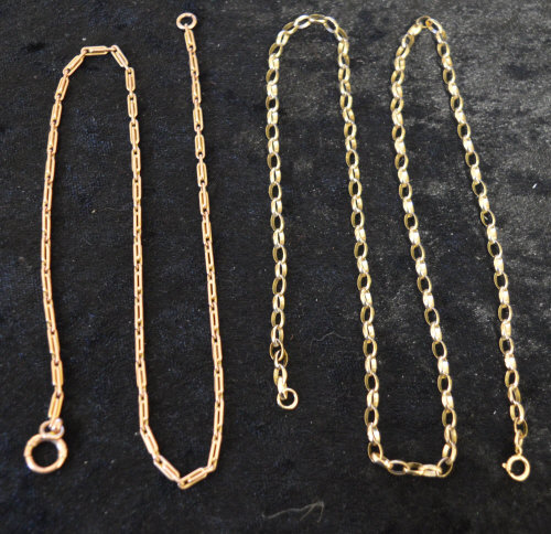 2 x 9ct gold necklaces 14g