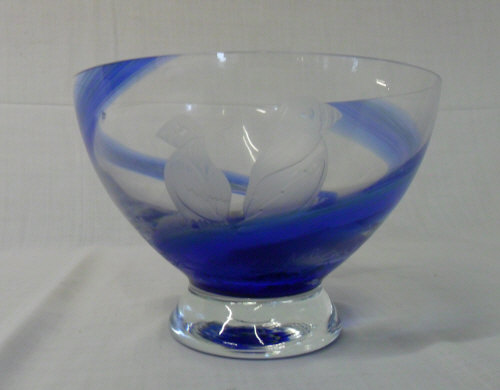 Caithness glass bowl depicting seagulls & puffins