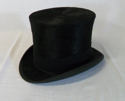 Top hat by Thos Townend & Co, London with a Hanbidge Farget Sheffield hat box