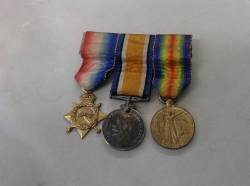 Miniture set of WW1 medals inc War Medal, Victory Medal & 14-15 Star, unmarked