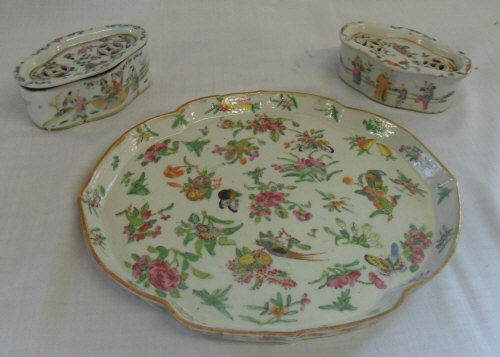 Chinese famile rose tray & 2 Chinese potpourri pots