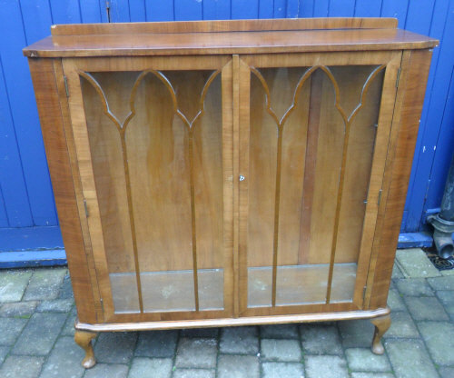 1930s display cabinet with glass shelves