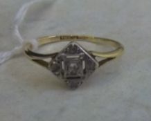 18ct gold diamond ring - size approx L