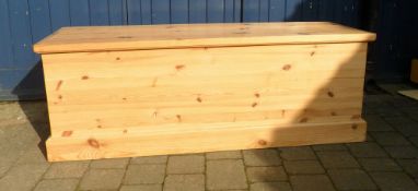 Modern pine blanket box