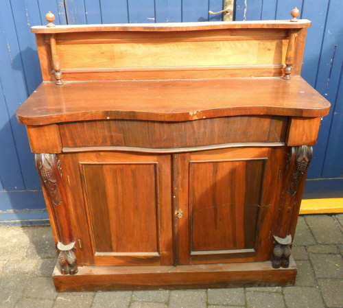 Small sideboard/chiffonier