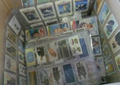 Sm box of cigarette cards, football cards etc