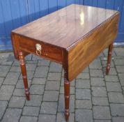 Vict mah Pembroke table with turned legs & lion mask handles