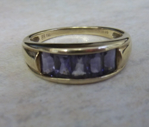 9ct gold iolite ring - size approx U
