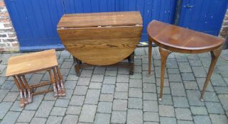 Oak gate leg table, oak nest of tables & a demi-lume side table
