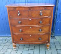 Vict mah bow fronted chest of drawers with mother of pearl key holes