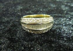 18ct gold diamond ring - size approx L 1/2