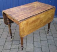 Vict Pembrook table with turned legs