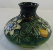 Moorcroft 'Passion Fruit' sm vase, dated '97 on base, ht approx 11 cm