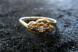 9ct gold diamond ring - size approx M