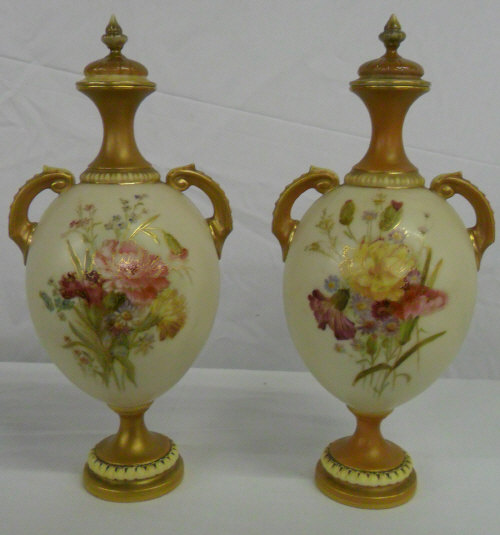 Pr Royal Worcester vases 1904, size approx 26 cm