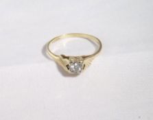 18ct gold solitaire diamond ring - size approx K 1/2
