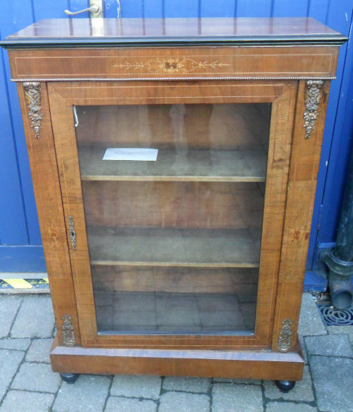 Vict/Edw walnut credenza display cabinet