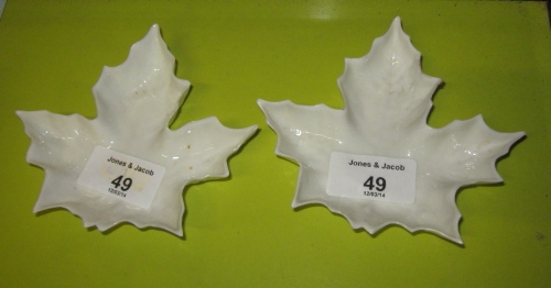 A pair of Grainger`s Worcester leaf-shaped dishes