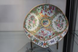 A CHINESE EXPORT CANTONESE SHELL FORM DISH