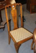 A PAIR OF QUEEN ANNE STYLE SIDE CHAIRS