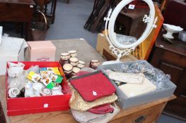 A COLLECTION OF COSTUME JEWELLERY, TRINKET BOXES, VINTAGE HANDBAGS,ETC