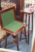 AN EDWARDIAN MAHOGANY PATIENCE TABLE AND A MAHOGANY PLANTSTAND