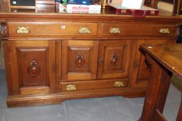 A LARGE LATE VICTORIAN MAHOGANY SIDEBOARD