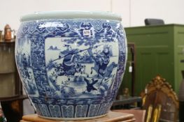 AN IMPRESSIVE CHINESE BLUE AND WHITE LARGE JARDINIERE