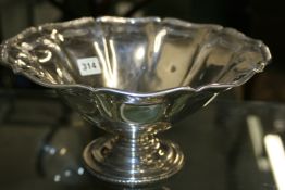 A LARGE AMERICAN STERLING SILVER BOWL AND A STERLING SILVER SALVER BY TOWLE