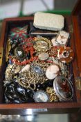A LARGE QUANTITY OF VICTORIAN AND LATER JEWELLERY.