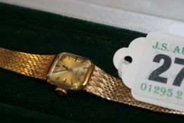 A LADIES GOLD ROLEX BRACELET WRISTWATCH9ct gold approx 23 grams gross