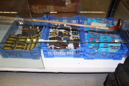 ONE HUNDRED AND TWENTY SIX VARIOUS N-GAUGE ROLLING STOCK TO INCLUDE A LARGE NUMBER BY PECO IN