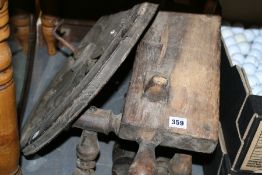 AN ANTIQUE SPINNING WHEEL A/F