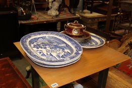 VARIOUS BLUE AND WHITE PLATTERS,ETC