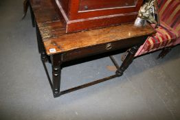 AN 18TH.C.OAK SIDE TABLE WITH FRIEZE DRAWER