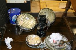 A PAIR OF EARLY DERBY BENTLEY MOTORCAR SPOT LIGHTS, A VINTAGE MOTOR VEHICLE OIL LAMP,ETC