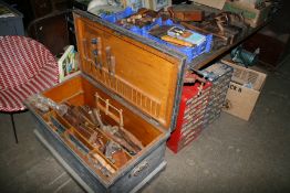 A LARGE COLLECTION OF WOODWORKING TOOLS IN A PINE CHEST, PLUS VARIOUS PLANES, GOUGES,ETC