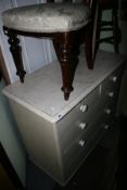 A VICTORIAN PINE CHEST OF DRAWERS AND A BEDSIDE CABINET