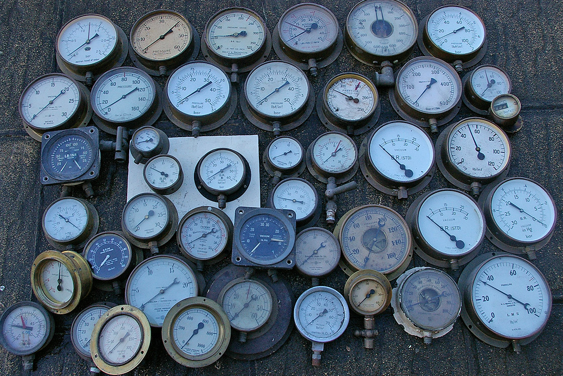 A huge collection of mostly brass cased Pressure Gauges, Railway and others, 41 in total. A