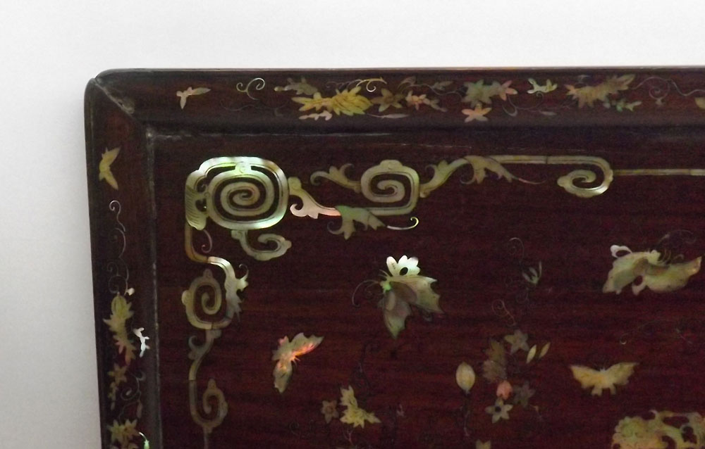 A Chinese Hardwood large Tray of rectangular form, inlaid in the Shibayama manner with lines and - Image 6 of 6