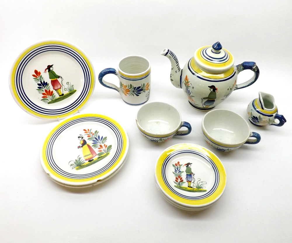 A mixed lot: various Henriot Quimper table wares comprising teapot (af), cream jug, tankard, two