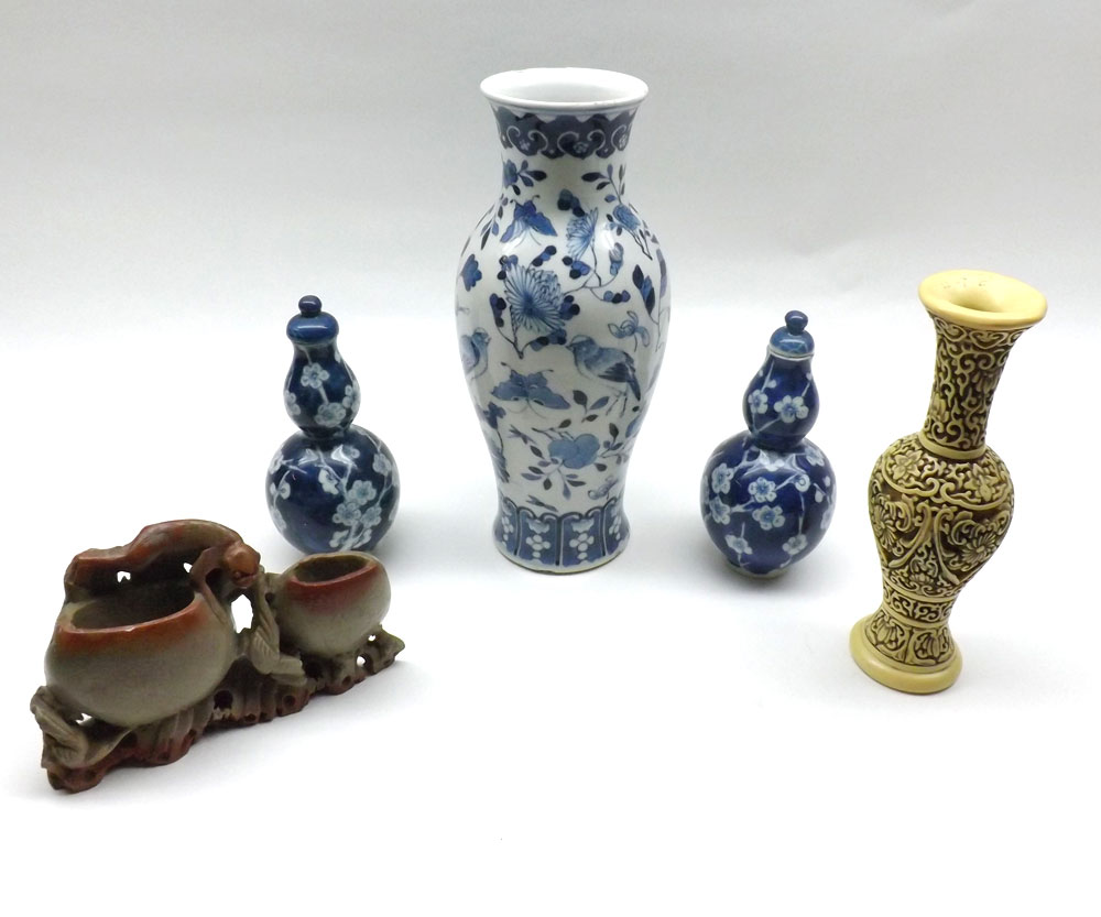 A Mixed Lot of Oriental Wares, includes a Trumpet Vase, decorated in underglaze blue with birds and