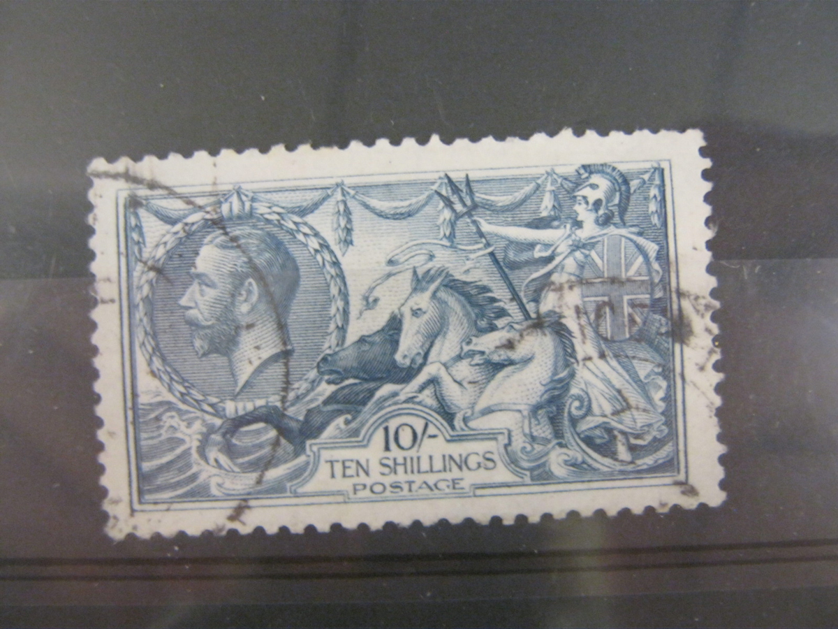 GB 1918-19 Ten Shillings Seahorse, lightly used example SG417